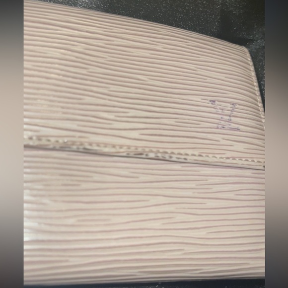 Louis Vuitton Epi Bi Fold Lilac Wallet - Picture 1 of 10